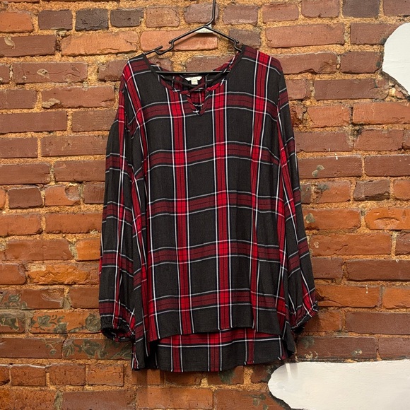 Women’s Plus Size Catos Grey & Red Plaid Oversized Tunic Blouse Size 22/24W - Picture 1 of 5